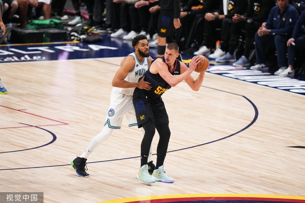 竞争中处于 竞争中处于